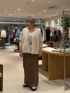 「GALLARDAGALANTE（ガリャルダガランテ）の【ジャケットやニットのインナーに最適！】バックスリットブラウスT（シャツ/ブラウス）」を使った、モリさん（レディース・151cm）の秋コーディネート