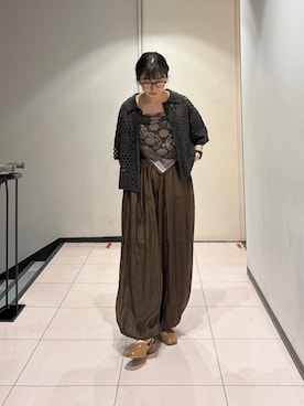 「KBF（ケイビーエフ）のシアーバルーンパンツ（その他パンツ、ブラウン系）」を使った、うえさん（レディース・154cm）の春コーディネート