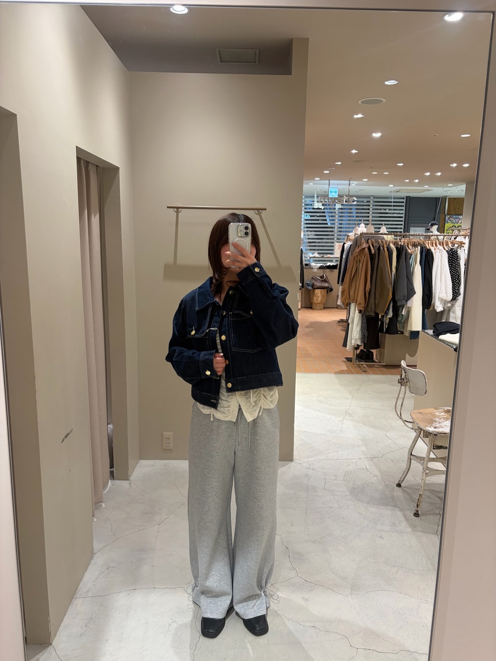sktnnm企画】金ボタンデニムパフジャケットを使った人気ファッション