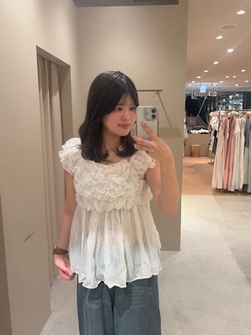 「mystic（ミスティック）の【ふわふわ素材/4色展開】ふわふわシャーリングチュニック（シャツ/ブラウス、ホワイト系）」を使った、airiさん（レディース・160cm）の夏コーディネート