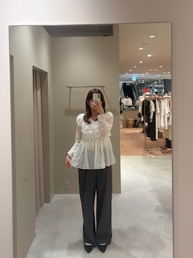 「mystic（ミスティック）の【ふわふわ素材/4色展開】ふわふわシャーリングチュニック（シャツ/ブラウス、ホワイト系）」を使った、airiさん（レディース・160cm）の秋コーディネート