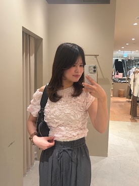 「mystic（ミスティック）の【新素材ベロア】《10色展開/伸縮性あり◎》ふわふわシャーリングTシャツ（Tシャツ/カットソー）」を使った、airiさん（レディース・160cm）の夏コーディネート