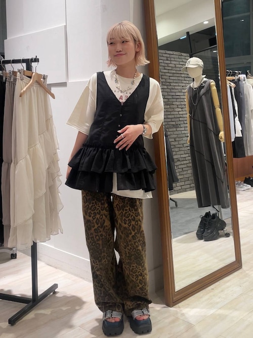 ALLEBOREBLAのとてもかわいいパンツです。 セール】レースサイドキリカフレアパンツ（その他パンツ