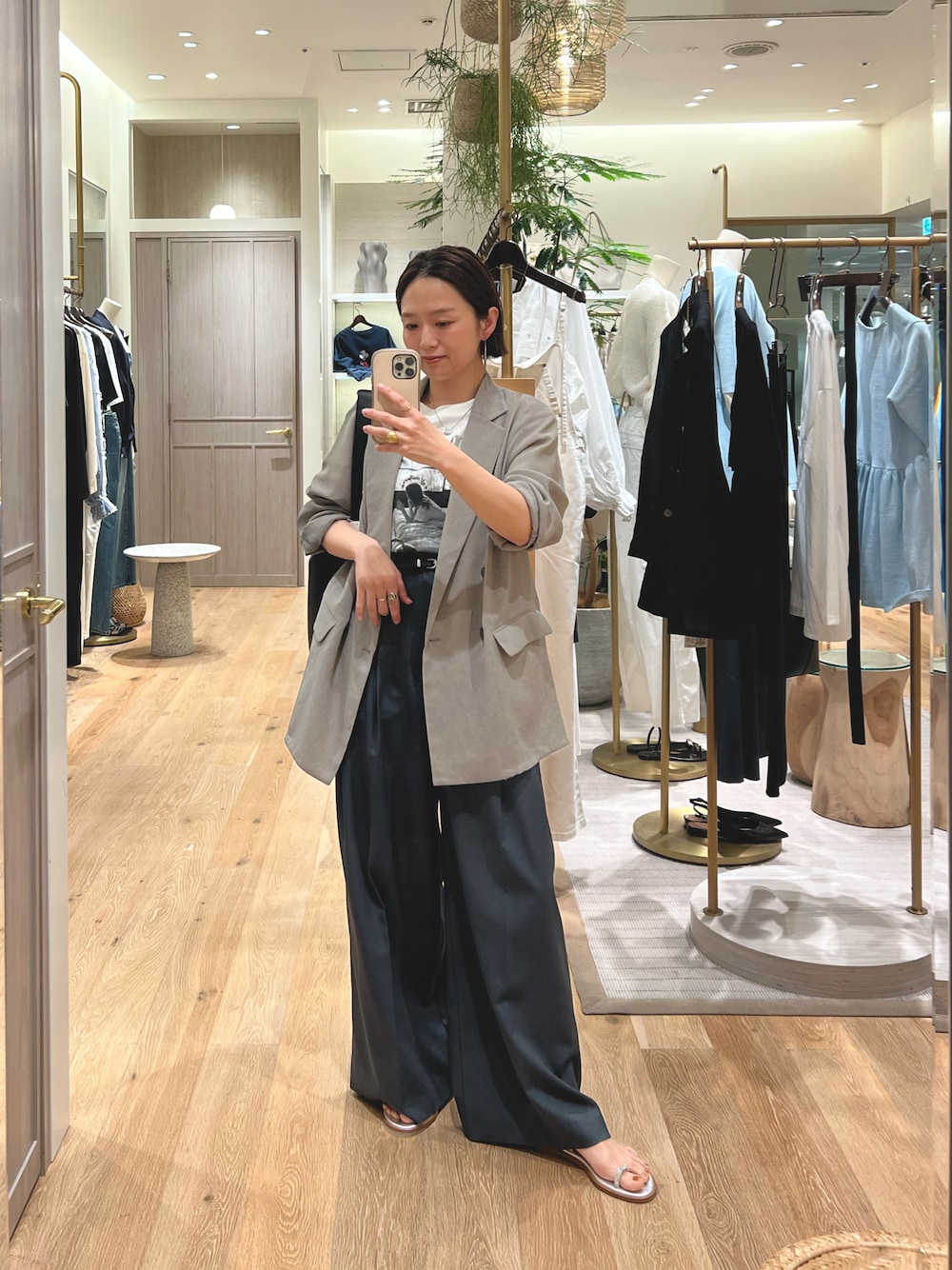 ★美品　ベージュ　LOUNGEDRESS リネンライクシアージャケット セール】リネンライクシアージャケット（テーラードジャケット