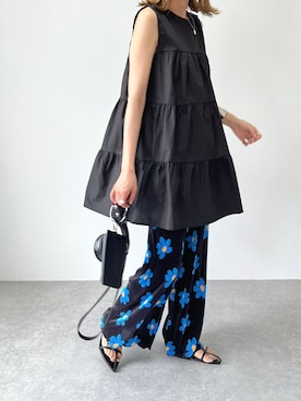 「花柄パンツ」｜「アイテム（サンダル）」を使った、Laulea staffさん（レディース・156cm）の夏コーディネート
