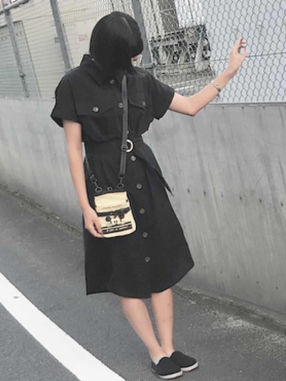 「シンプルコーデ、夏コーデ、今日のコーデ、韓国風コーデ、ブラックワンピース、ブラックコーデ、ワンピース、ショートヘア」｜「SPINNSのアイテム（ワンピース、ブラック系）」を使った、ミノムーさん（レディース・160cm）の春コーディネートの1枚目の写真