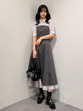 「MERCURYDUO（マーキュリーデュオ）のシャツドッキングベアワンピース（ワンピース、グレー系）」を使った、mihoさん（レディース・163cm）の春コーディネート