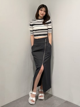 「MERCURYDUO（マーキュリーデュオ）のアシメZIPナロースカート（スカート、グレー系）」を使った、mihoさん（レディース・163cm）の春コーディネート
