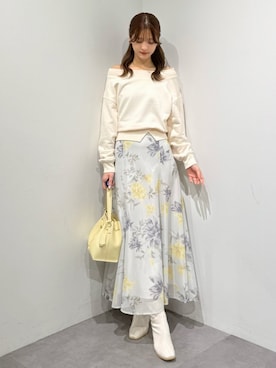 「MERCURYDUO（マーキュリーデュオ）の花柄バックレースアップフレアスカート（スカート、グリーン系）」を使った、mihoさん（レディース・163cm）の春コーディネート