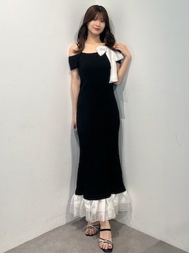 「MERCURYDUO（マーキュリーデュオ）のワンショルリボンティアードニットワンピース（ワンピース、ブラック系）」を使った、mihoさん（レディース・163cm）の春コーディネート