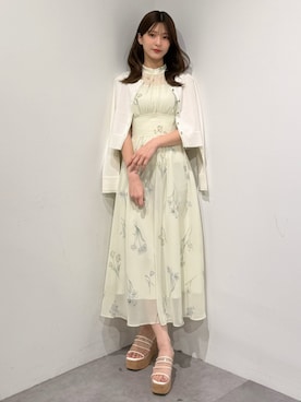 「MERCURYDUO（マーキュリーデュオ）の花柄バックレースアップワンピース（ワンピース、イエロー系）」を使った、mihoさん（レディース・163cm）の春コーディネート