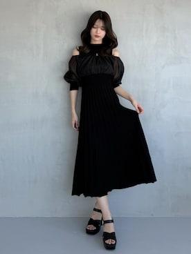 「MERCURYDUO（マーキュリーデュオ）の異素材ドッキングプリーツフレアニットワピース（ワンピース、ブラック系）」を使った、mihoさん（レディース・163cm）の春コーディネート