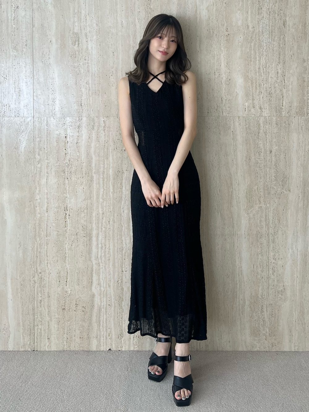 「タイトワンピース、ワンピ、ワンピース、ワンピーススタイル、ワンピースコーデ、大人女子、大人かわいい、大人ガーリー、大人可愛い、フェミニン、フェミニンコーデ、キレイめ、きれいめコーディネート、キレイめコーデ、きれいめコーデ」｜「MERCURYDUOのカットレースブロッキングマーメイドワンピース（ワンピース、ブラック系）」を使った、mihoさん（骨格ウェーブ・レディース・163cm）の春コーディネートの1枚目の写真