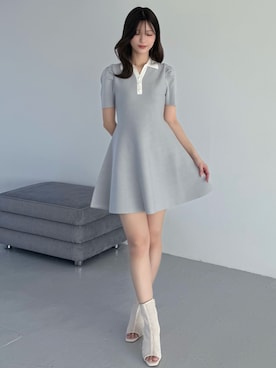 「MERCURYDUO（マーキュリーデュオ）の【WEB限定】バイカラースキッパーフレアミニワンピース（ワンピース、グレー系）」を使った、mihoさん（レディース・163cm）の春コーディネート
