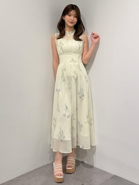 「MERCURYDUO（マーキュリーデュオ）の花柄バックレースアップワンピース（ワンピース、イエロー系）」を使った、mihoさん（レディース・163cm）の春コーディネート