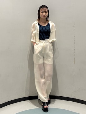 「MURUA（ムルーア）のアイテム（シャツ/ブラウス）」を使った、飯嶋菜奈さん（レディース・153cm）の夏コーディネート