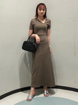 「MURUA（ムルーア）のアイテム（ボストンバッグ）」を使った、飯嶋菜奈さん（レディース・153cm）の夏コーディネート