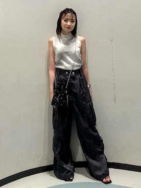 「MURUA（ムルーア）のアイテム（カーゴパンツ）」を使った、飯嶋菜奈さん（レディース・153cm）の夏コーディネート
