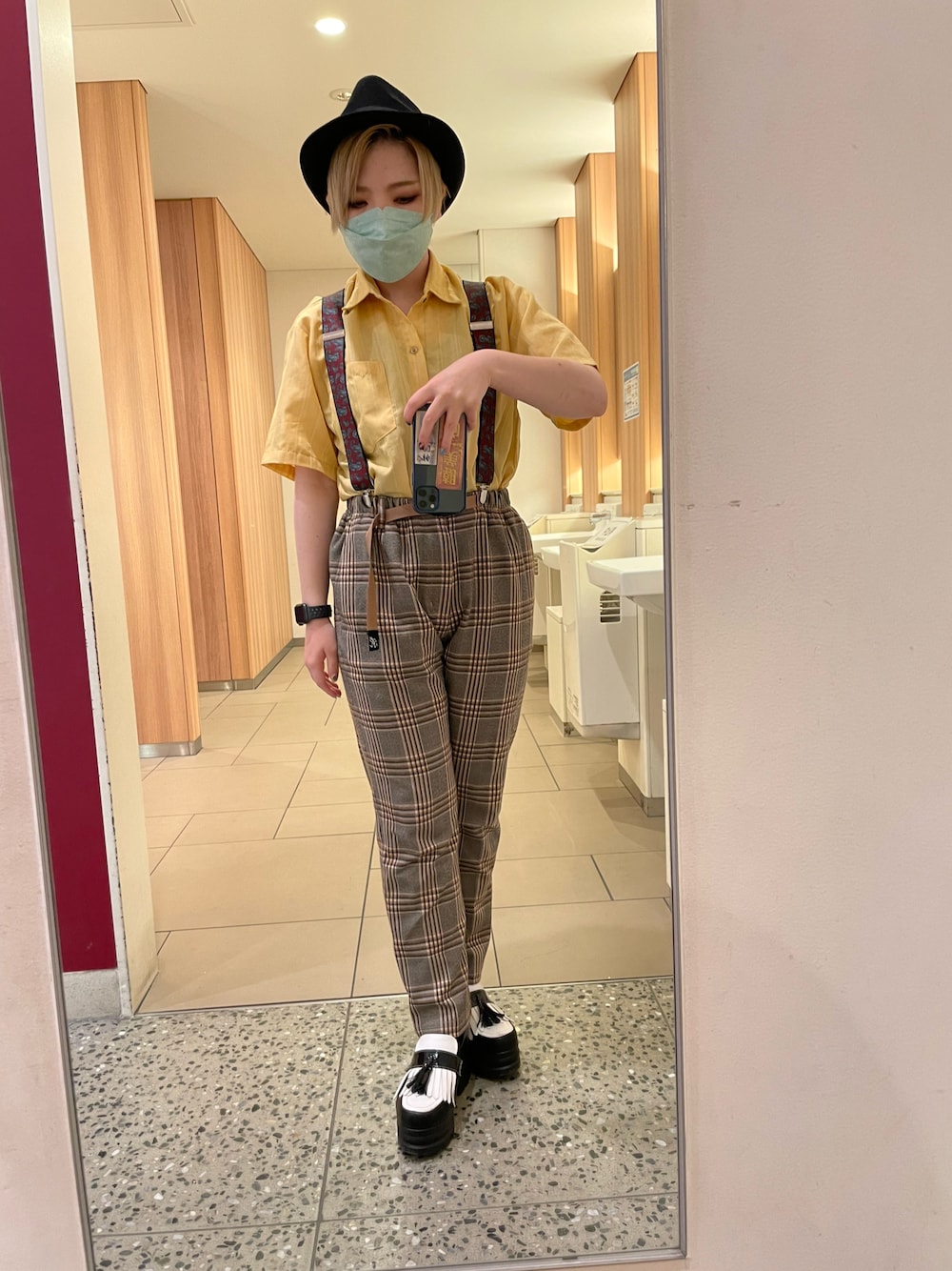 「中性、ボーイッシュ、レトロファッション」｜「417 EDIFICEのアイテム（その他パンツ、ベージュ系）」を使った、SHIHOさん（レディース・154cm）の秋コーディネートの1枚目の写真