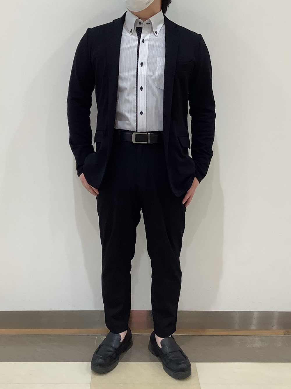 SHIRTS PLAZA 福岡イオンモール店さんの「形態安定ノンアイロン ボタンダウン 長袖ビジネスワイシャツ（TOKYO SHIRTS）」を使ったコーディネートの1枚目の写真