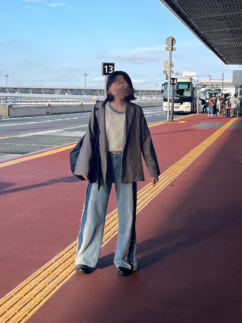 chisa｜me+em selectのデニムパンツを使ったコーディネート - WEAR 