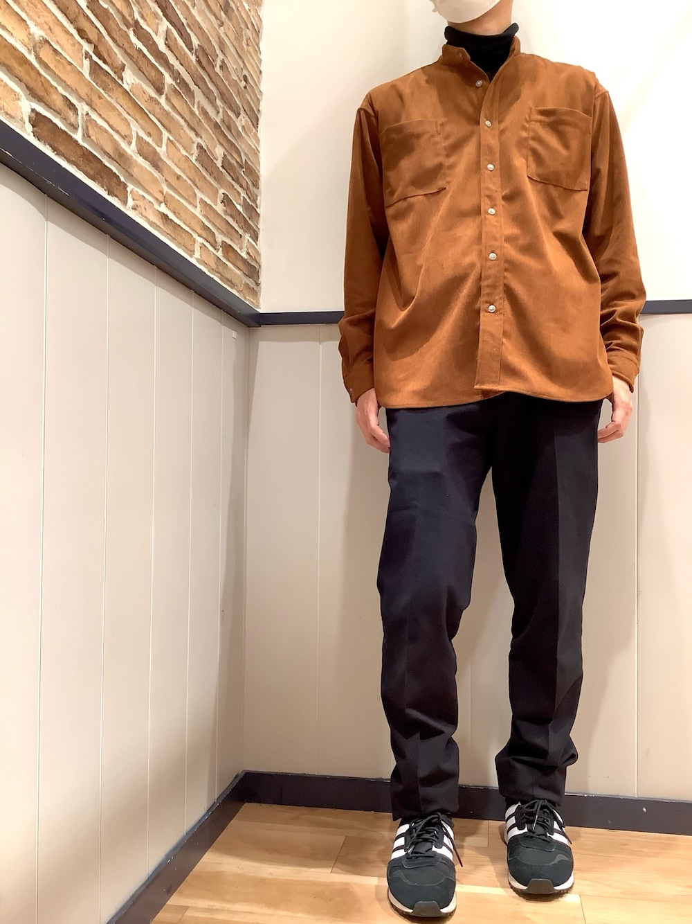 タートルネックニット×シャツ」のメンズ人気ファッション