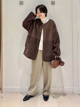 「アイテム（バングル/リストバンド）」を使った、しらがさん（レディース・159cm）の秋コーディネート