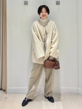 「アイテム（バングル/リストバンド）」を使った、しらがさん（レディース・159cm）の秋コーディネート