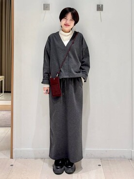 「アイテム（スマホケース/カバー）」を使った、しらがさん（レディース・159cm）の秋コーディネート