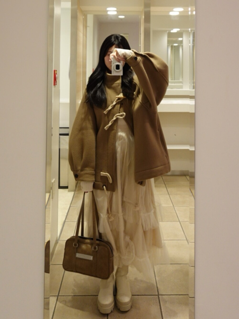 HYKEのダッフルコート（ベージュ系）を使った人気ファッション