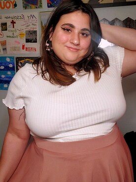 「skirt」｜「アイテム（アクセサリー）」を使った、cute.with.curvesさん（レディース・160cm）の春コーディネート