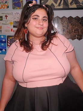 「skirt」｜「アイテム（アクセサリー）」を使った、cute.with.curvesさん（レディース・160cm）の春コーディネート