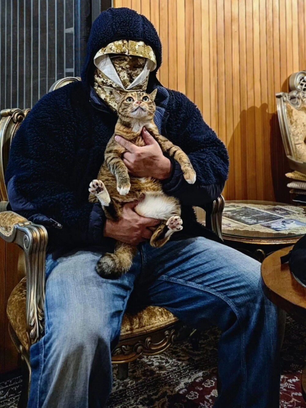 「patagonia、nike、supreme、cat」｜「patagoniaのアイテム（ジャケット/アウター、ブルー系）」を使った、Herringさん（メンズ・178cm）の秋コーディネートの1枚目の写真