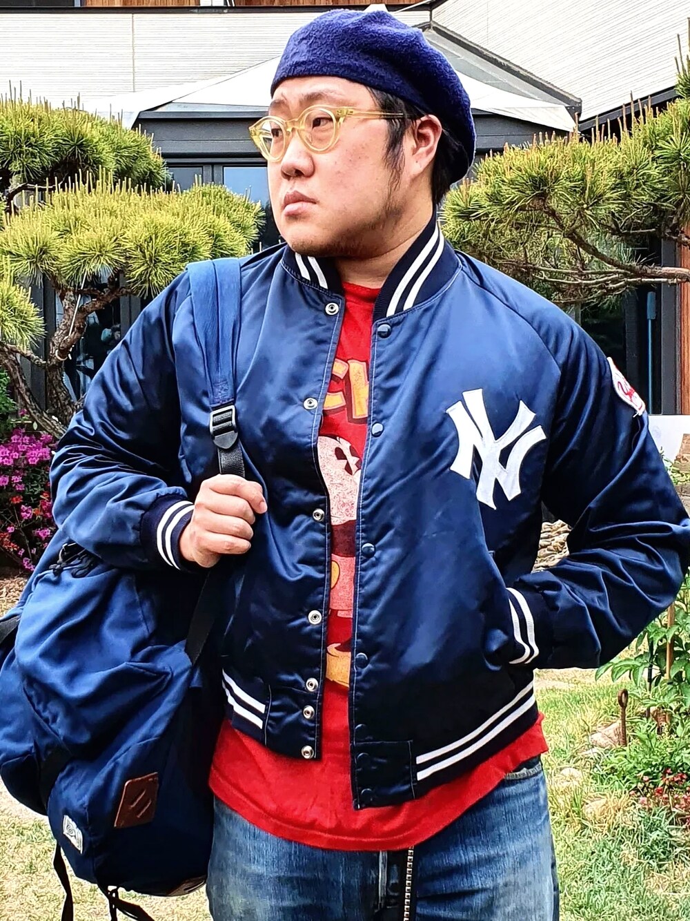 「KANGOL、BEAMS、YANKEES、Velvasheen、MICKEYTシャツ、south2west8、LEVIS VINTAGE CLOTHING」｜「Pyramids Clothingのアイテム（ナイロンジャケット、ブルー系）」を使った、Herringさん（メンズ・178cm）の春コーディネートの1枚目の写真
