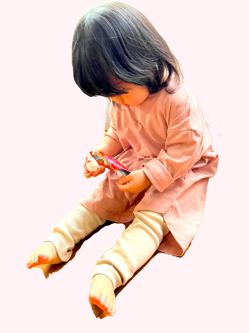 「女の子、女の子コーデ、女の子ベビー、おうちスタイル」｜「pairmanonの【プレミアムコットン100%】プリント長袖Tシャツワンピース（ワンピース、ピンク系）」を使った、natsuuuuuuuu78さん（キッズ・80cm）の秋コーディネートの1枚目の写真