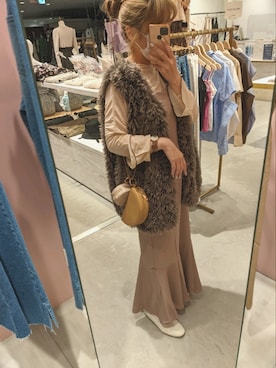 「アイテム（ダウンベスト、ブラウン系）」を使った、kaoriさん（レディース・151cm）の秋コーディネート