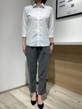 「アイテム（ビジネスシャツ）」を使った、TOKYO SHIRTS OUTLET 福岡マリノアシティ店さん（レディース・164cm）の春コーディネート