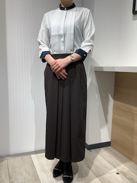 「アイテム（ビジネスシャツ）」を使った、TOKYO SHIRTS OUTLET 福岡マリノアシティ店さん（レディース・160cm）の春コーディネート