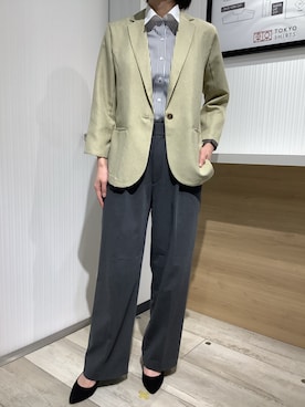 「アイテム（ビジネスシャツ）」を使った、TOKYO SHIRTS OUTLET 福岡マリノアシティ店さん（レディース・164cm）の春コーディネート