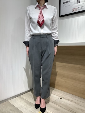 「アイテム（ビジネスシャツ）」を使った、TOKYO SHIRTS OUTLET 福岡マリノアシティ店さん（レディース・164cm）の春コーディネート