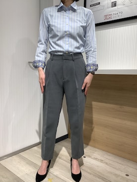 「アイテム（ビジネスシャツ）」を使った、TOKYO SHIRTS OUTLET 福岡マリノアシティ店さん（レディース・164cm）の春コーディネート