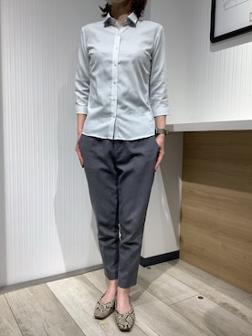 「アイテム（ビジネスシャツ）」を使った、TOKYO SHIRTS OUTLET 福岡マリノアシティ店さん（レディース・164cm）の春コーディネート