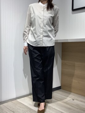 「アイテム（ビジネスシャツ、ベージュ系）」を使った、TOKYO SHIRTS OUTLET 福岡マリノアシティ店さん（レディース・164cm）の秋コーディネート