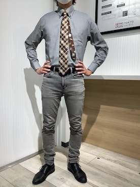 「アイテム（ビジネスシャツ、ブラック系）」を使った、TOKYO SHIRTS OUTLET 福岡マリノアシティ店さん（メンズ・172cm）の秋コーディネート