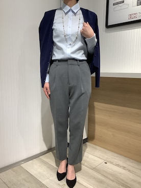 「アイテム（ビジネスシャツ）」を使った、TOKYO SHIRTS OUTLET 福岡マリノアシティ店さん（レディース・164cm）の春コーディネート