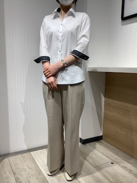 「アイテム（ビジネスシャツ）」を使った、TOKYO SHIRTS OUTLET 福岡マリノアシティ店さん（レディース・160cm）の春コーディネート