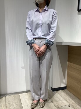「アイテム（ビジネスシャツ）」を使った、TOKYO SHIRTS OUTLET 福岡マリノアシティ店さん（レディース・164cm）の春コーディネート