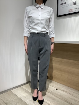 「アイテム（ビジネスシャツ）」を使った、TOKYO SHIRTS OUTLET 福岡マリノアシティ店さん（レディース・164cm）の春コーディネート