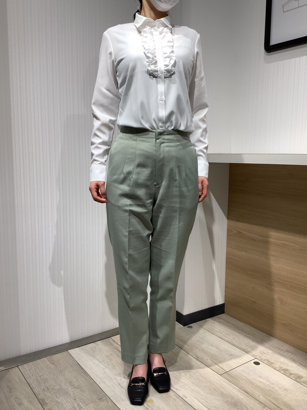 定価４万★フランス製★イネス★女性らしい襟開きＴシャツ白コンパクトリブInese 定価4万☆フランス製☆イネス☆女性らしい襟開きTシャツ白