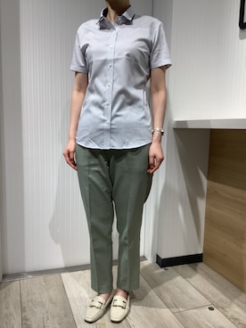 「アイテム（ビジネスシャツ）」を使った、TOKYO SHIRTS OUTLET 福岡マリノアシティ店さん（レディース・164cm）の春コーディネート
